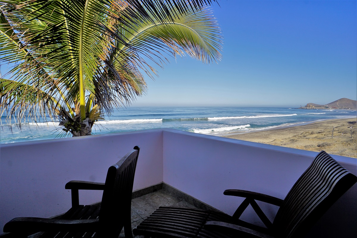 Cerritos Beach Inn Oceanfront Deluxe Room